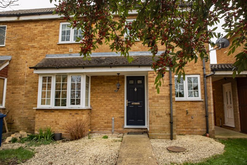 2 bed terraced house to rent in Holmehill, Godmanchester PE29, £900 pcm