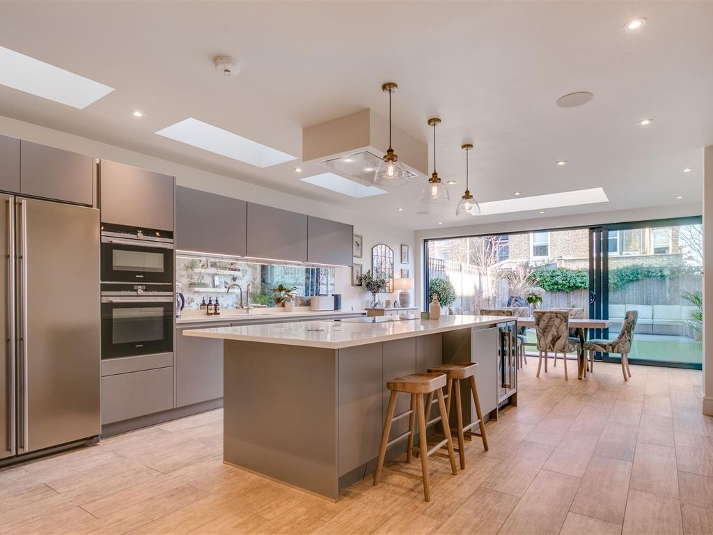 4 bed property for sale in Engadine Street, London SW18, £1,550,000