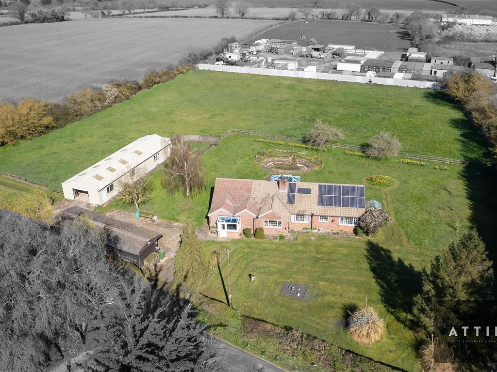 5 bed detached bungalow for sale in Ipswich Road, Tasburgh, Norwich