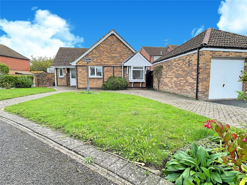 3 bed bungalow for sale in Longships, Littlehampton, West Sussex BN17