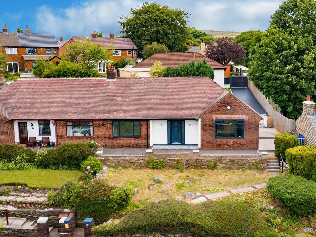 3 bed semidetached bungalow for sale in Blackburn Road, Edgworth