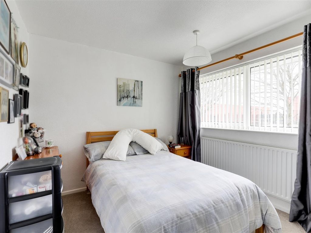 3 bed town house for sale in Darwin Close, Top Valley, Nottinghamshire