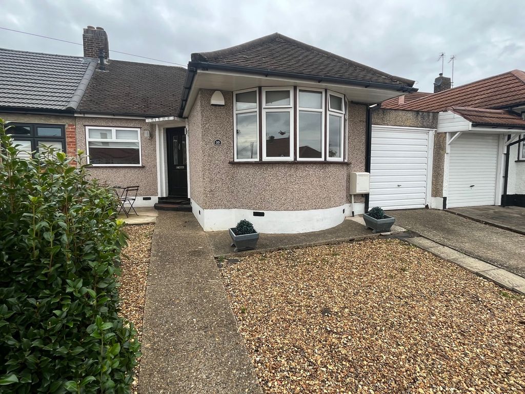 2 bed semidetached bungalow to rent in Harefield Road, Sidcup DA14