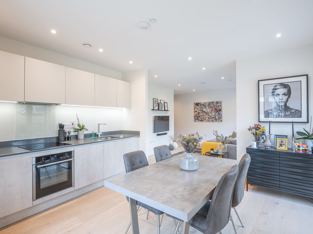 18 Royal Engineers Way, Mill Hill East NW7  