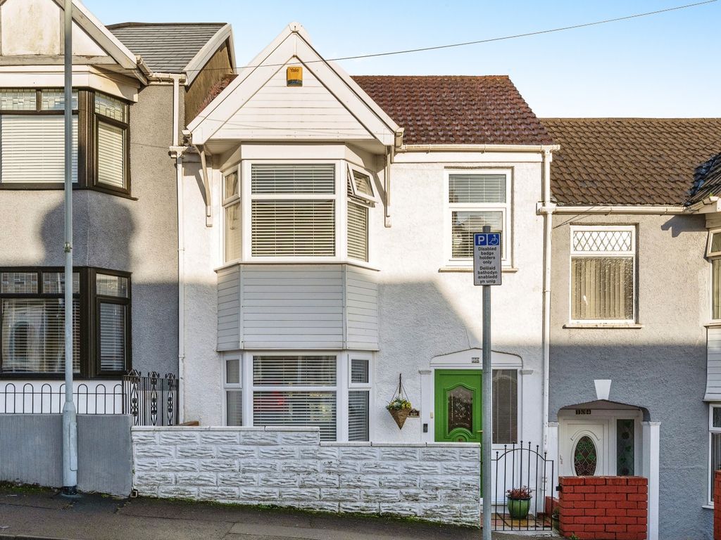 3 bed terraced house for sale in Manor Road, Manselton SA5, £200,000