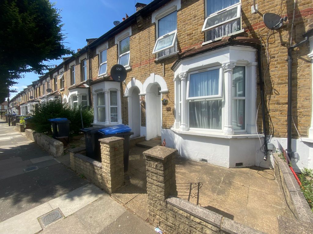 3 bed terraced house for sale in Huxley Road, London N18 Zoopla
