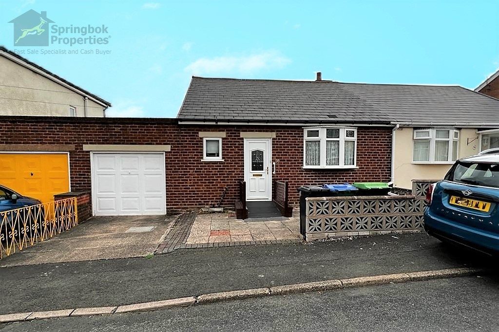 3 bed semidetached bungalow for sale in Clarkes Grove, Tipton, West