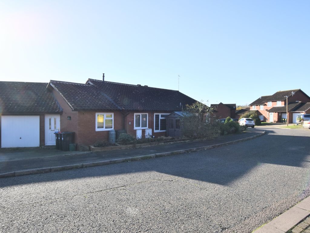 2 bed bungalow to rent in Huntingbrooke, Great Holm, Milton Keynes MK8