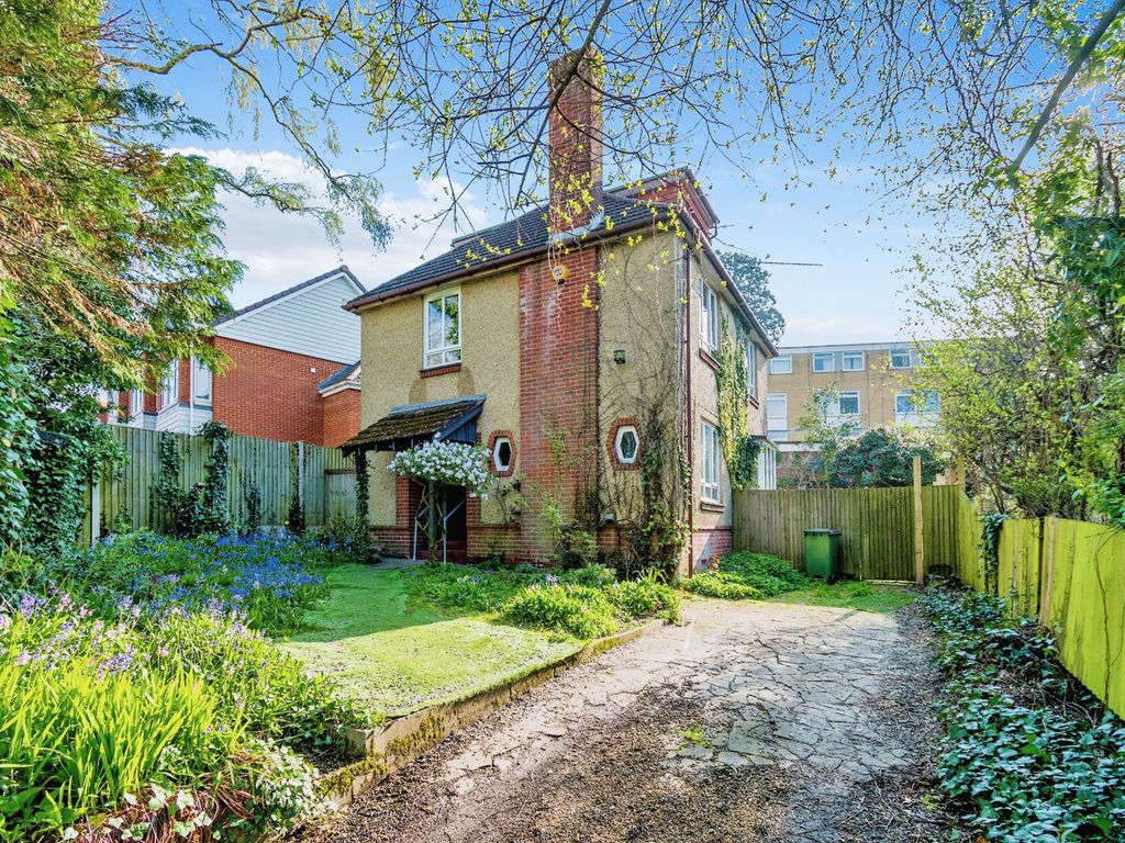 4 bed detached house for sale in Old Mill Way, Old Shirley, Southampton