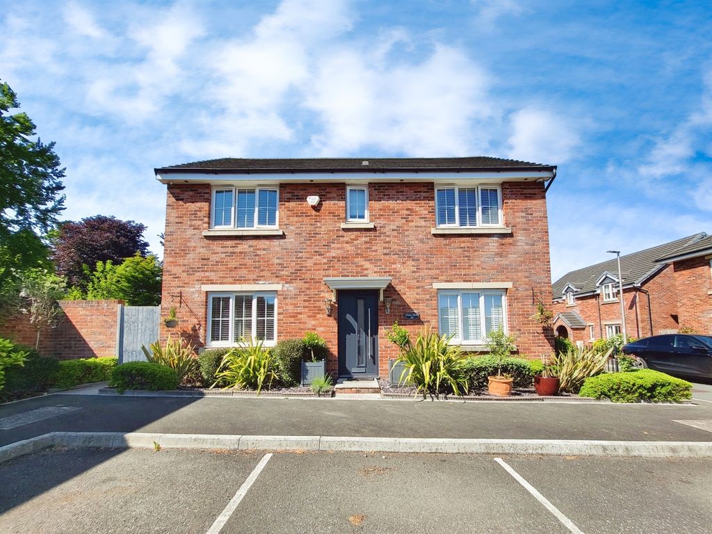 4 bed detached house for sale in Canon Walk, Llandough, Penarth CF64, £