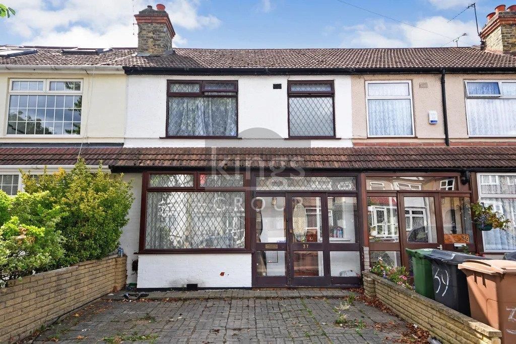 3 bed terraced house for sale in Burnham Road, London E4 Zoopla