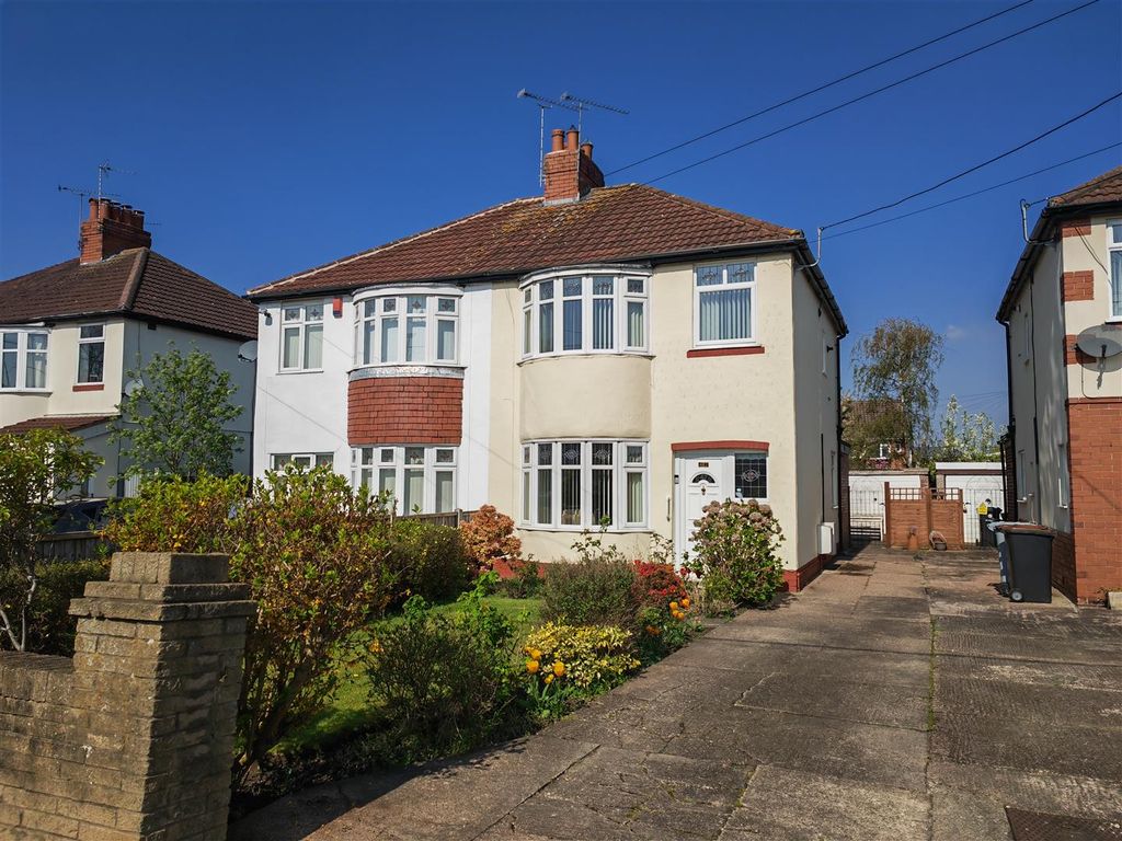 3 bed semidetached house for sale in Valley Road, Wistaston, Crewe CW2
