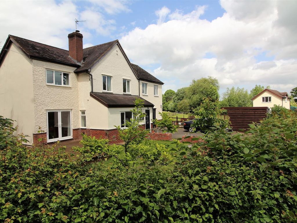 5 bed detached house for sale in Penygarreg Lane, Pant, Oswestry SY10