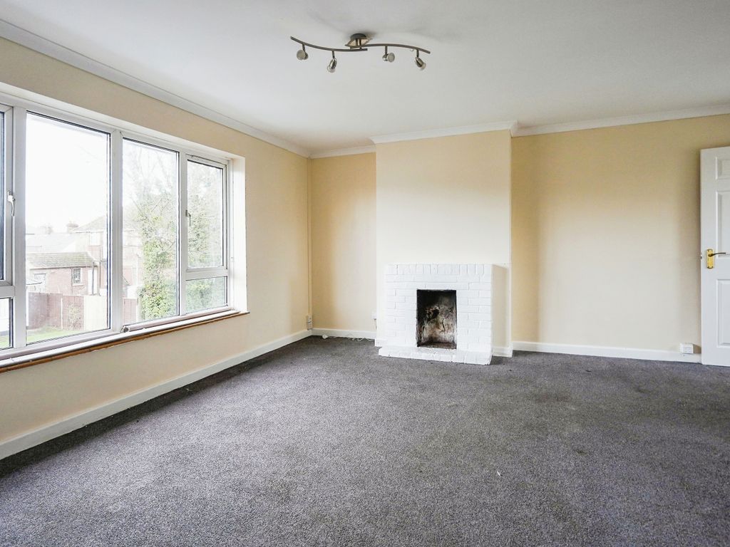 2 bed flat for sale in Church Road, Willesborough, Ashford TN24, £