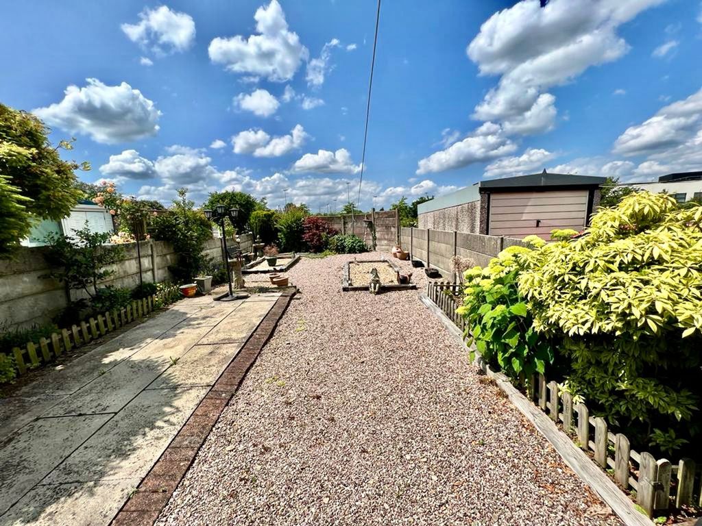 3 bed semidetached house for sale in Waverley Avenue, Kearsley BL4