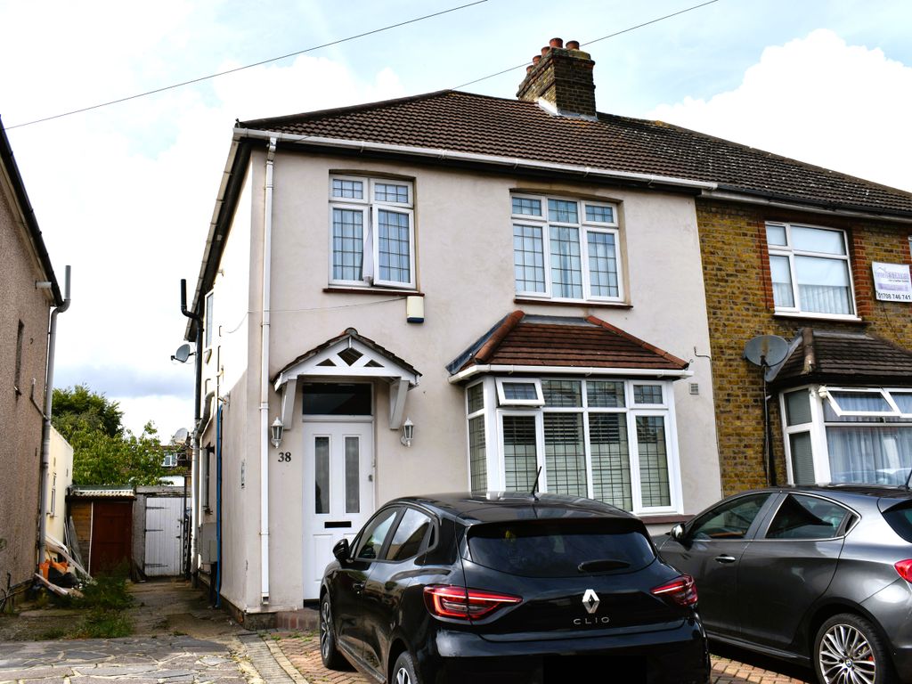 2 bed for sale in Upper Rainham Road, Hornchurch, Essex RM12 Zoopla