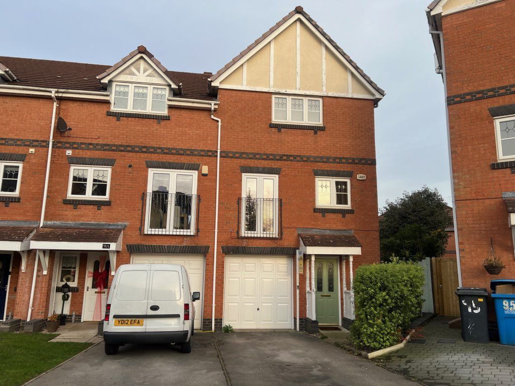 4 bed property to rent in Upton Rocks Avenue, Widnes WA8, £995 pcm Zoopla