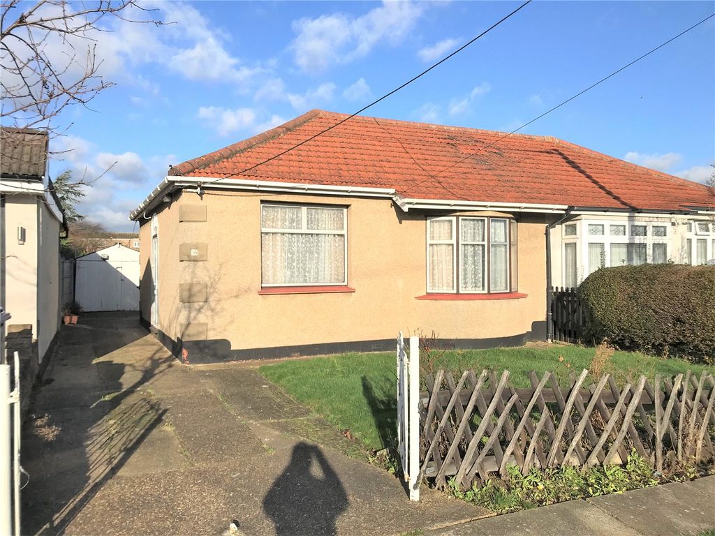 2 bed bungalow for sale in Central Avenue, Corringham, Essex SS17 Zoopla