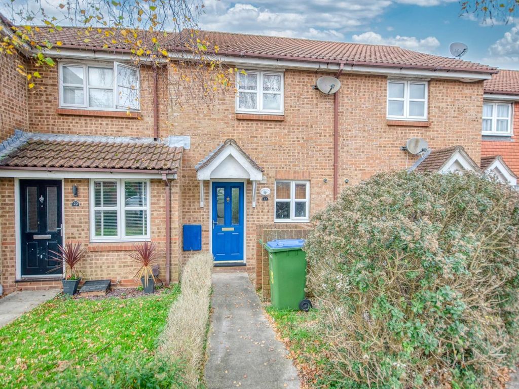 2 bed terraced house to rent in Vokes Close, Sholing, Southampton SO19