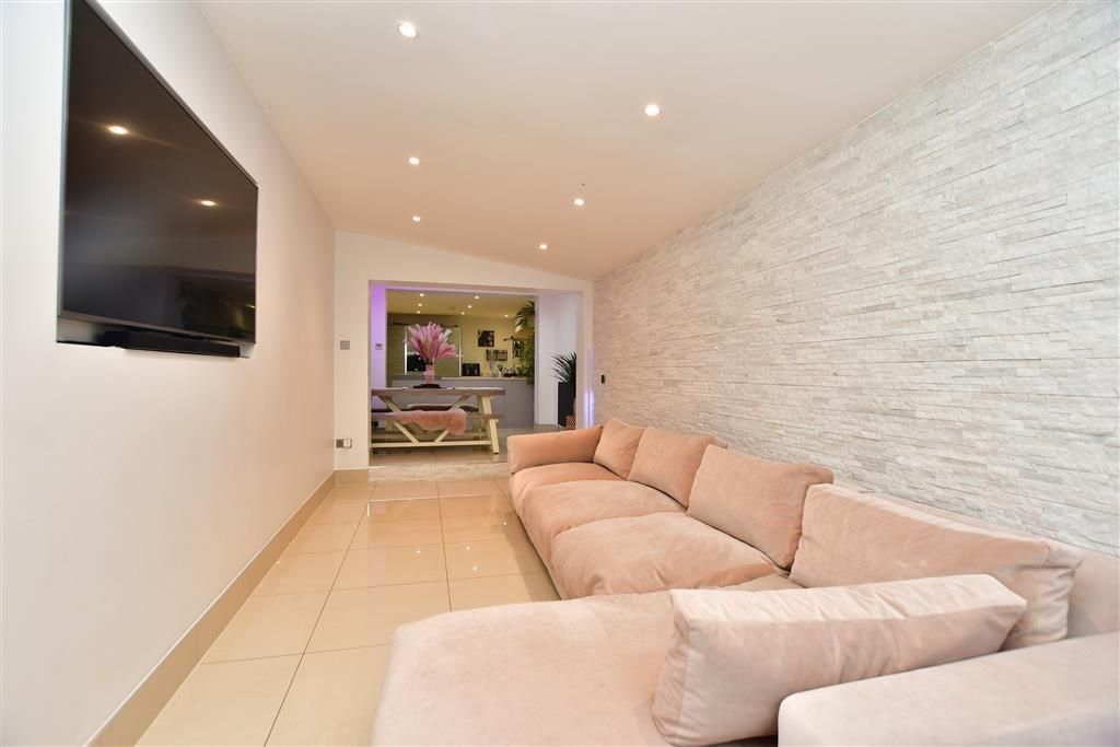 5 bed property for sale in Blue Bell Hill, Walderslade, Chatham, Kent