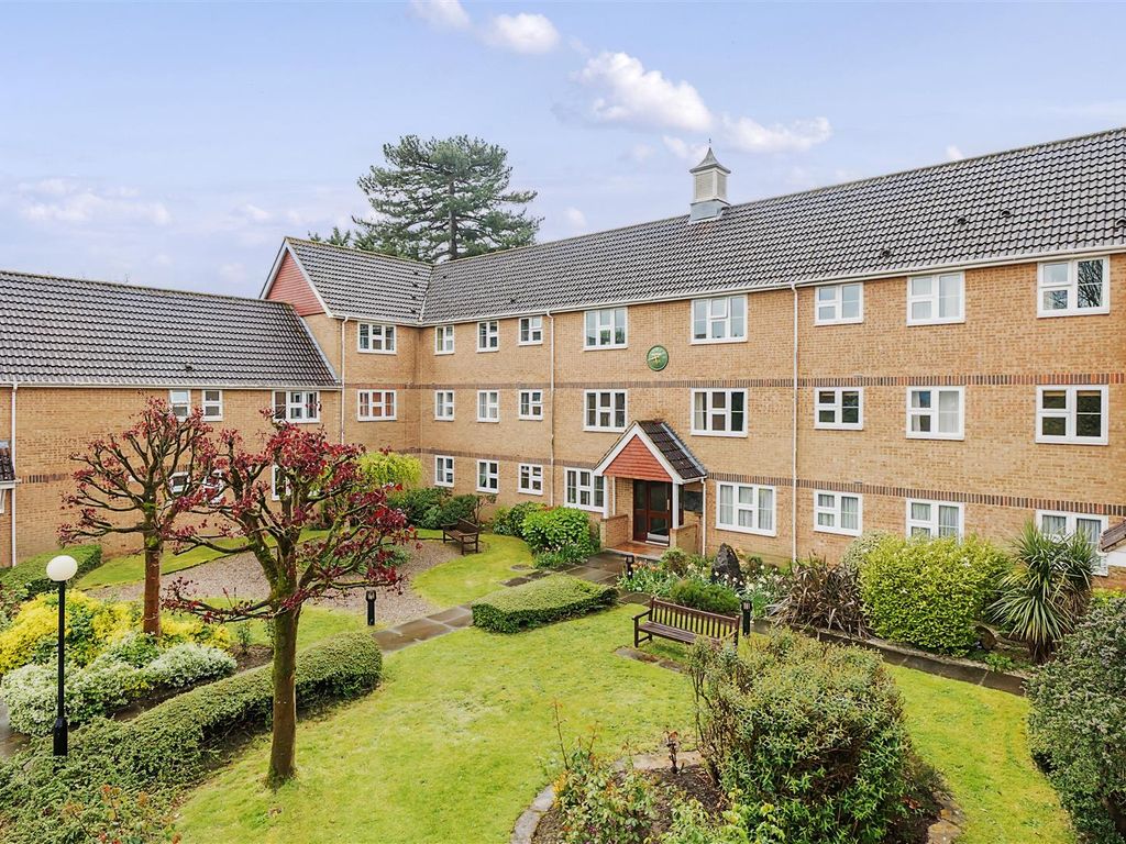 2 bed flat for sale in Queens Road, Maidstone ME16, £225,000 Zoopla