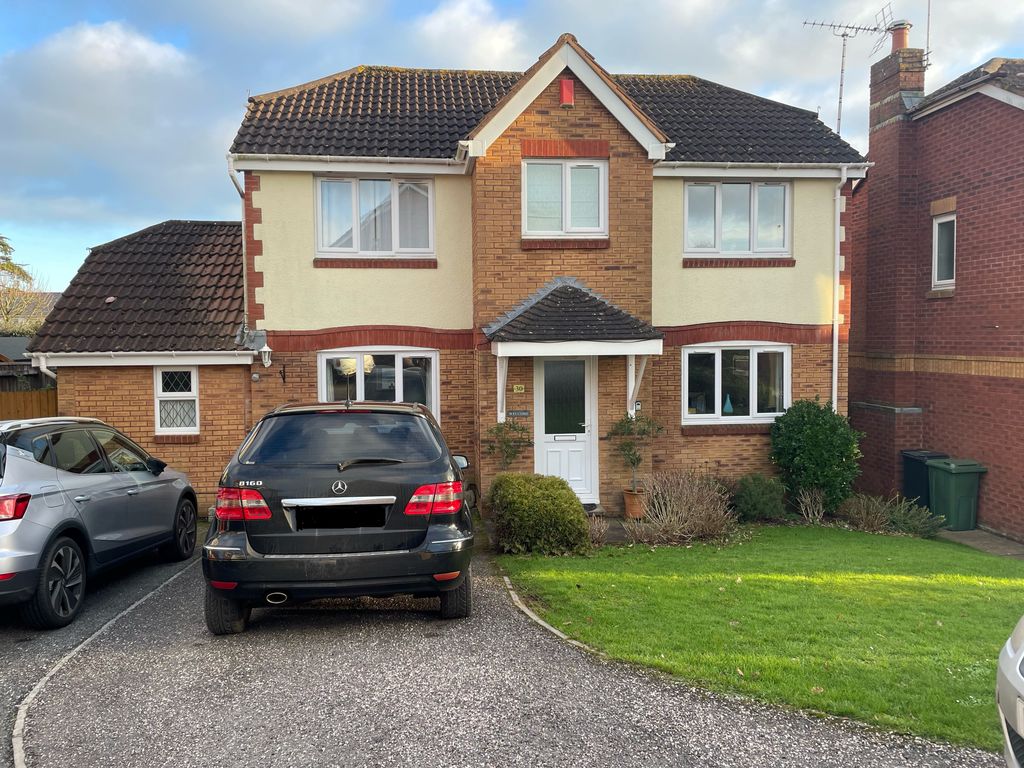 4 bed detached house for sale in Chantry Close, Teignmouth TQ14, £