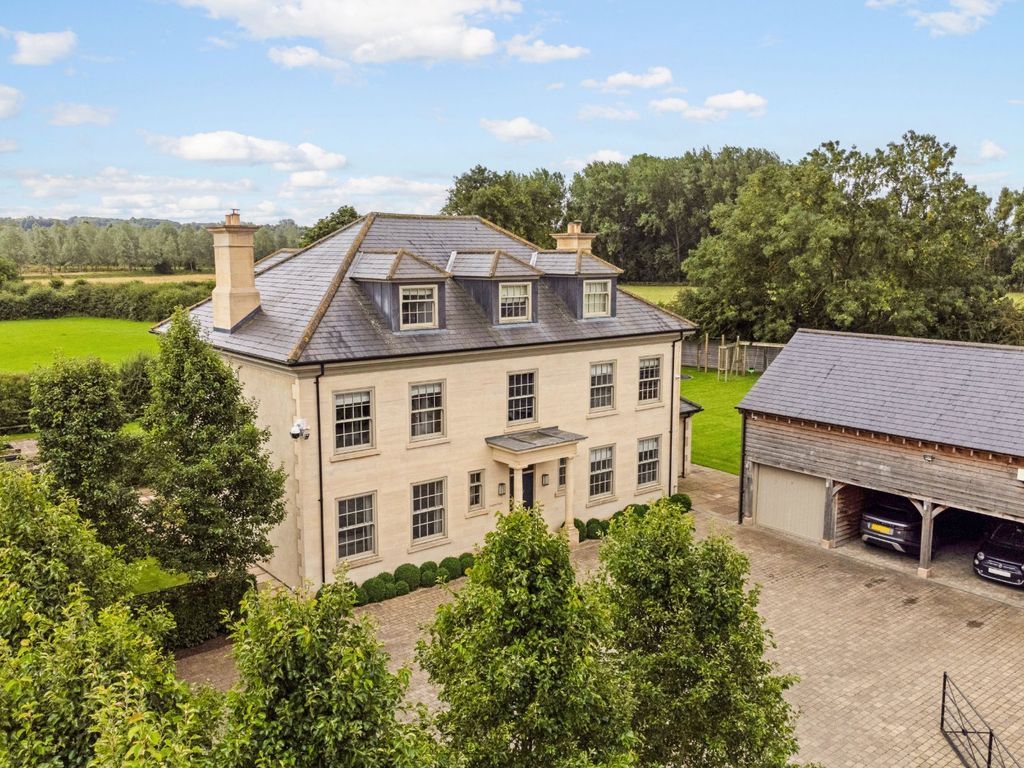 6 bed detached house for sale in Caldecott Road, Great Easton, Market