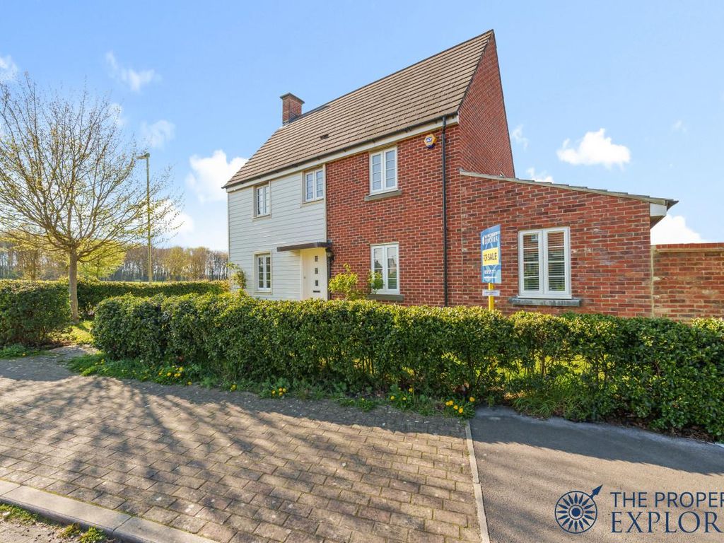 3 bed linkdetached house for sale in Appleton Drive, Basingstoke RG24