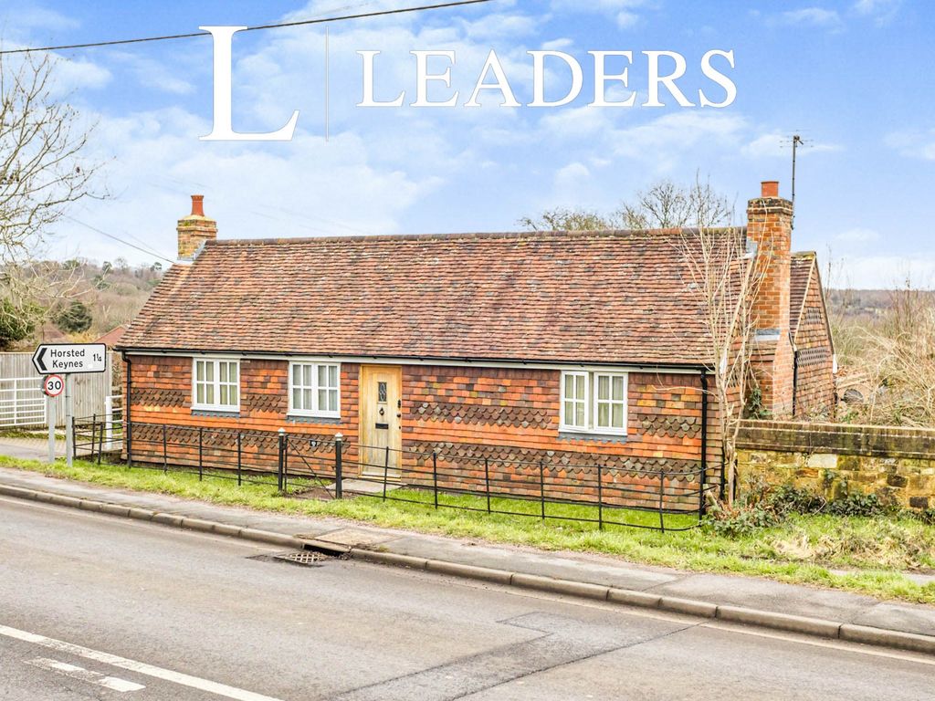 3 bed detached house to rent in Lewes Road, Danehill, Haywards Heath