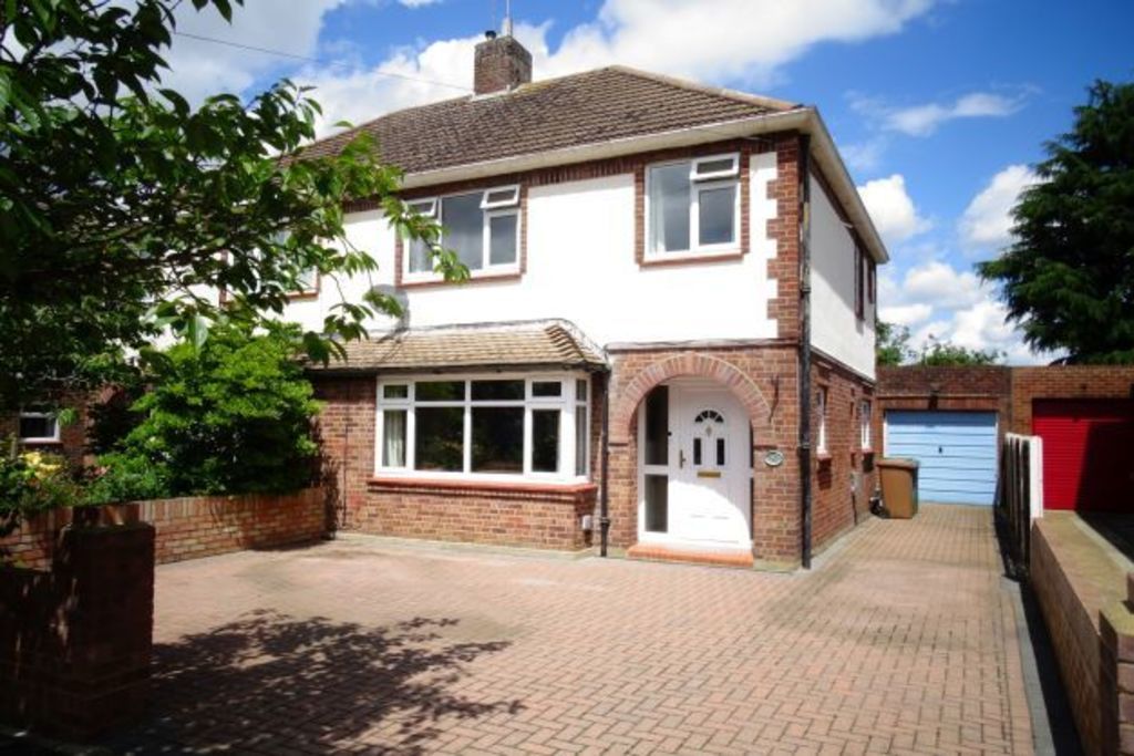 3 bed semidetached house for sale in Metcalf Road, Ashford TW15 Zoopla