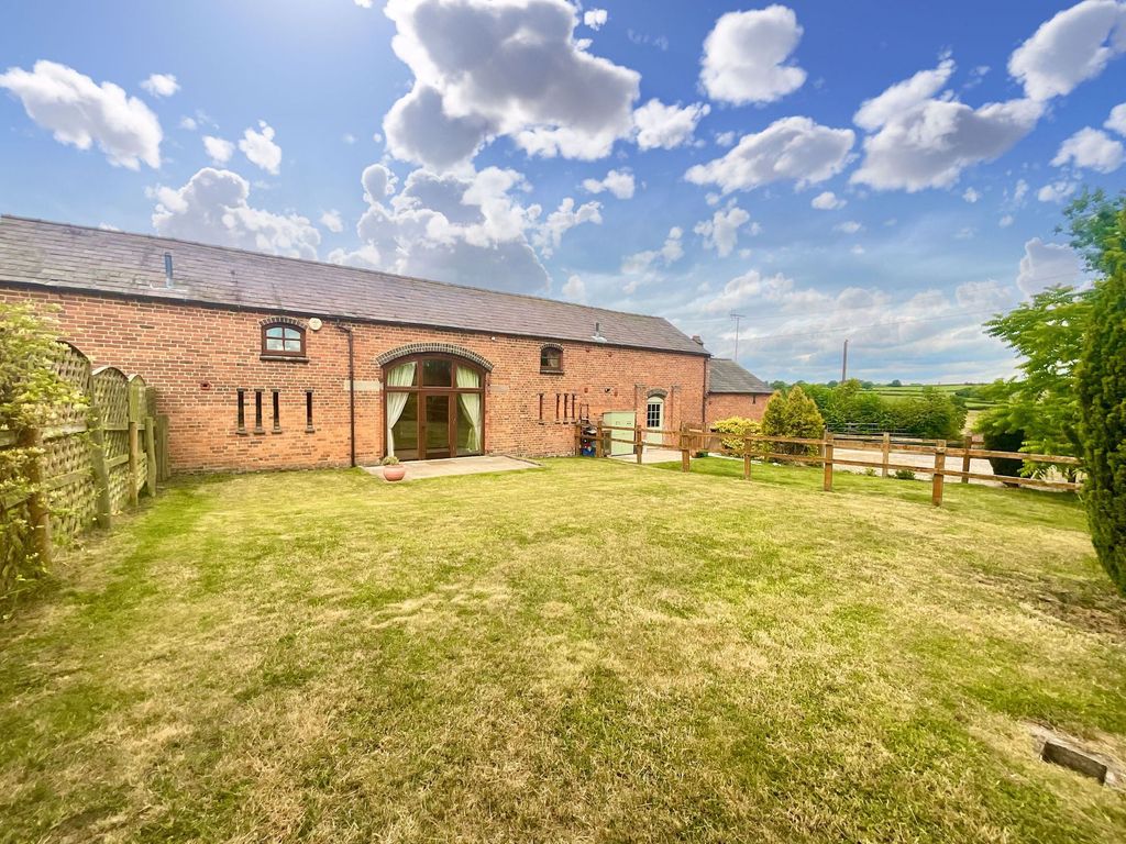 3 bed barn conversion for sale in Cherry Lane, Cheadle ST10, £300,000