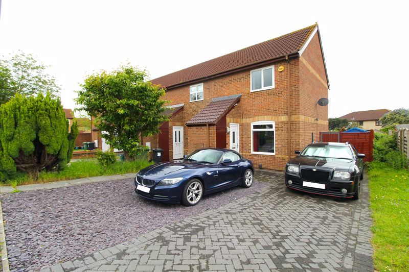 2 bed end terrace house for sale in Paddock Close, Bradley Stoke