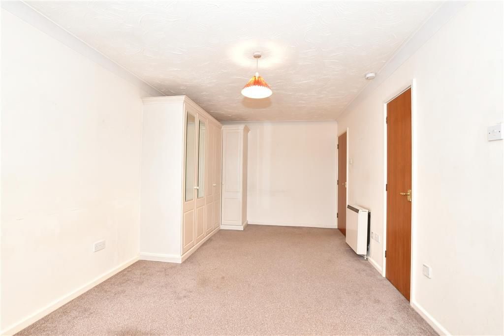 Studio for sale in Burns Avenue, Chadwell Heath, Essex RM6, £180,000 Zoopla