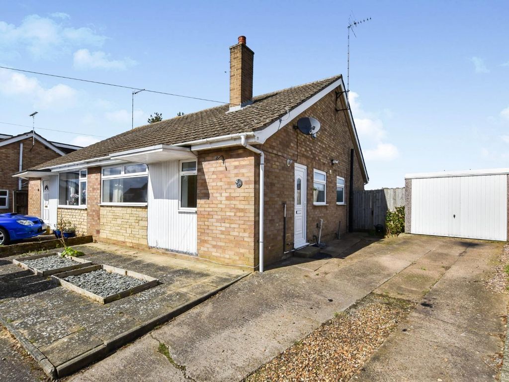 2 bed semidetached bungalow for sale in The Banks, Hackleton