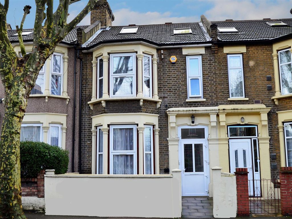 2 bed flat to rent in Warren Road, London E10 Zoopla