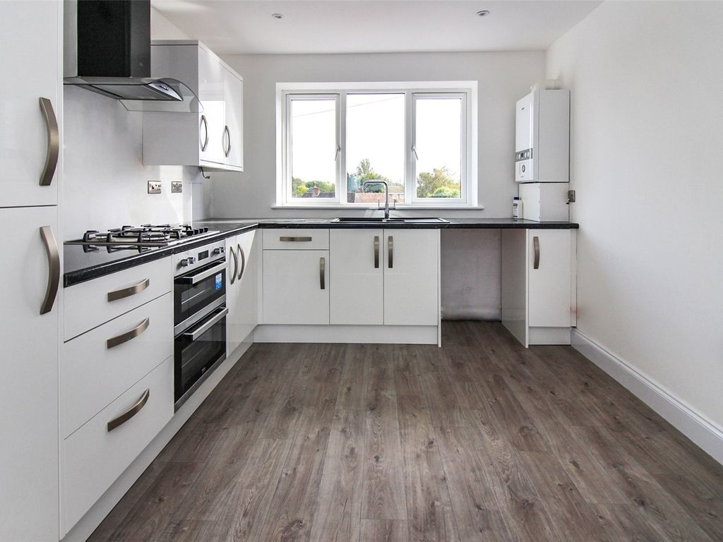 2 bed flat for sale in Malling Road, Snodland ME6 Zoopla