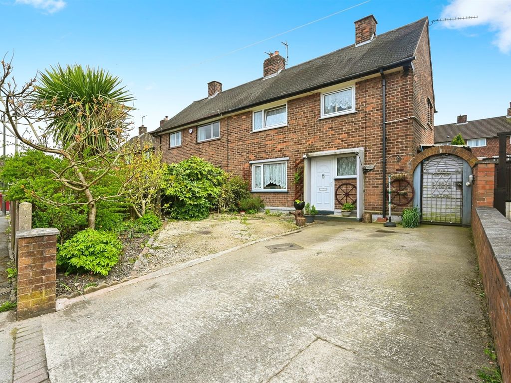 3 bed semidetached house for sale in Lathkill Grove, Tibshelf