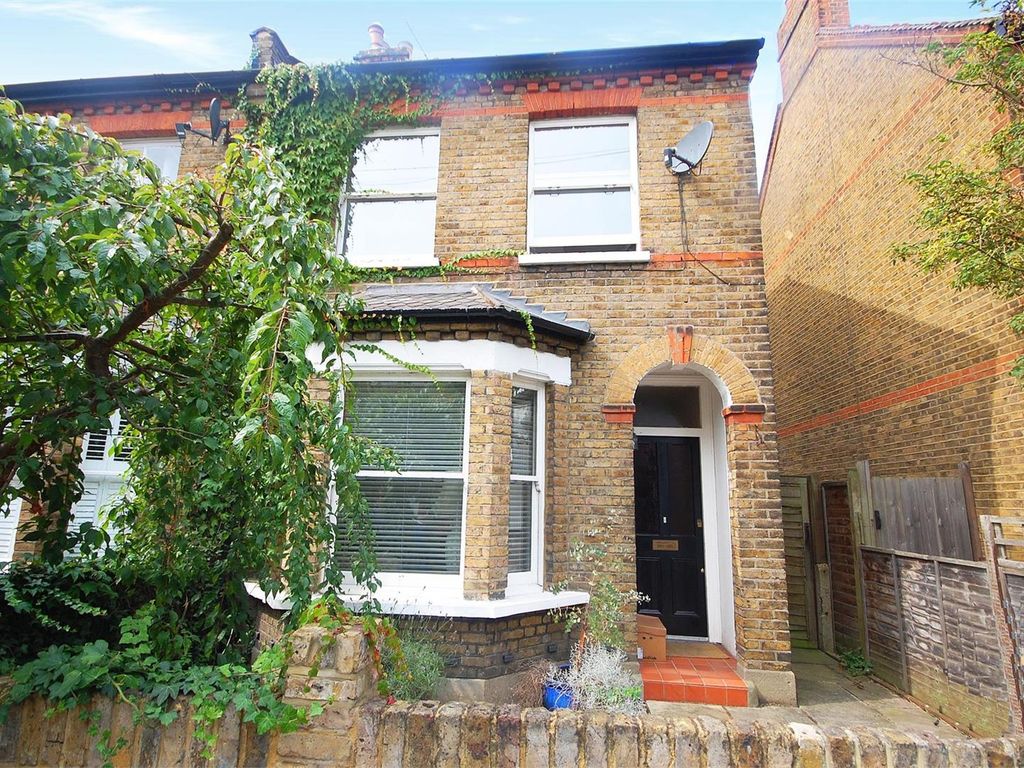 4 bed semidetached house to rent in Malvern Road, Hampton TW12 Zoopla