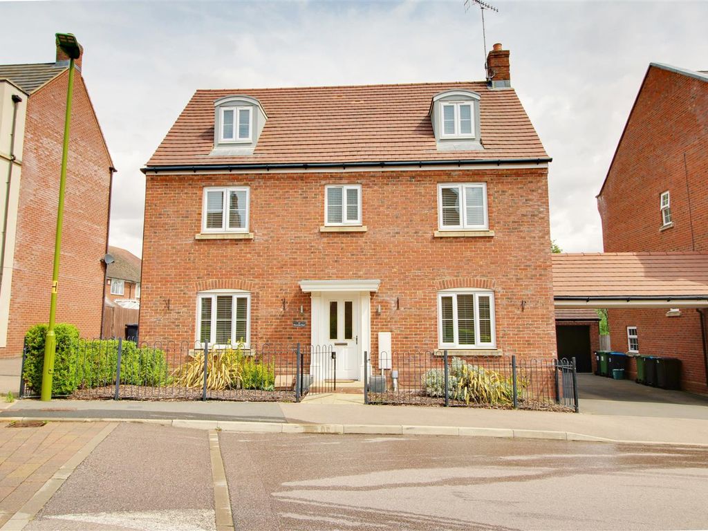 Aspen Park, Shearwater Road, Hemel Hempstead HP3  