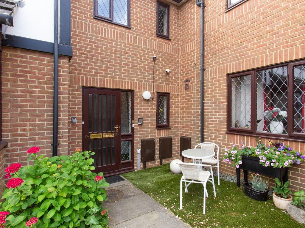2 bed flat for sale in Sturry Hill, Sturry, Canterbury CT2 Zoopla