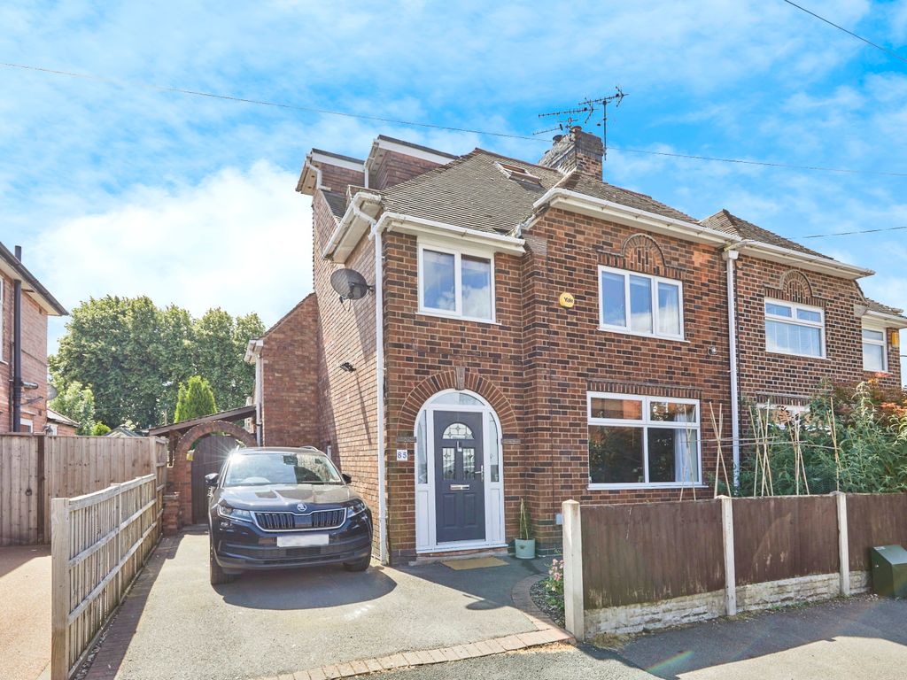 4 bed semidetached house for sale in Oakleys Road, Long Eaton