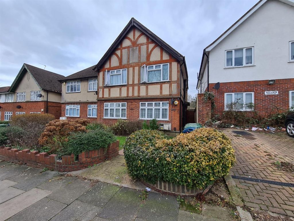 2 bed flat to rent in Honeypot Lane, Stanmore HA7 Zoopla