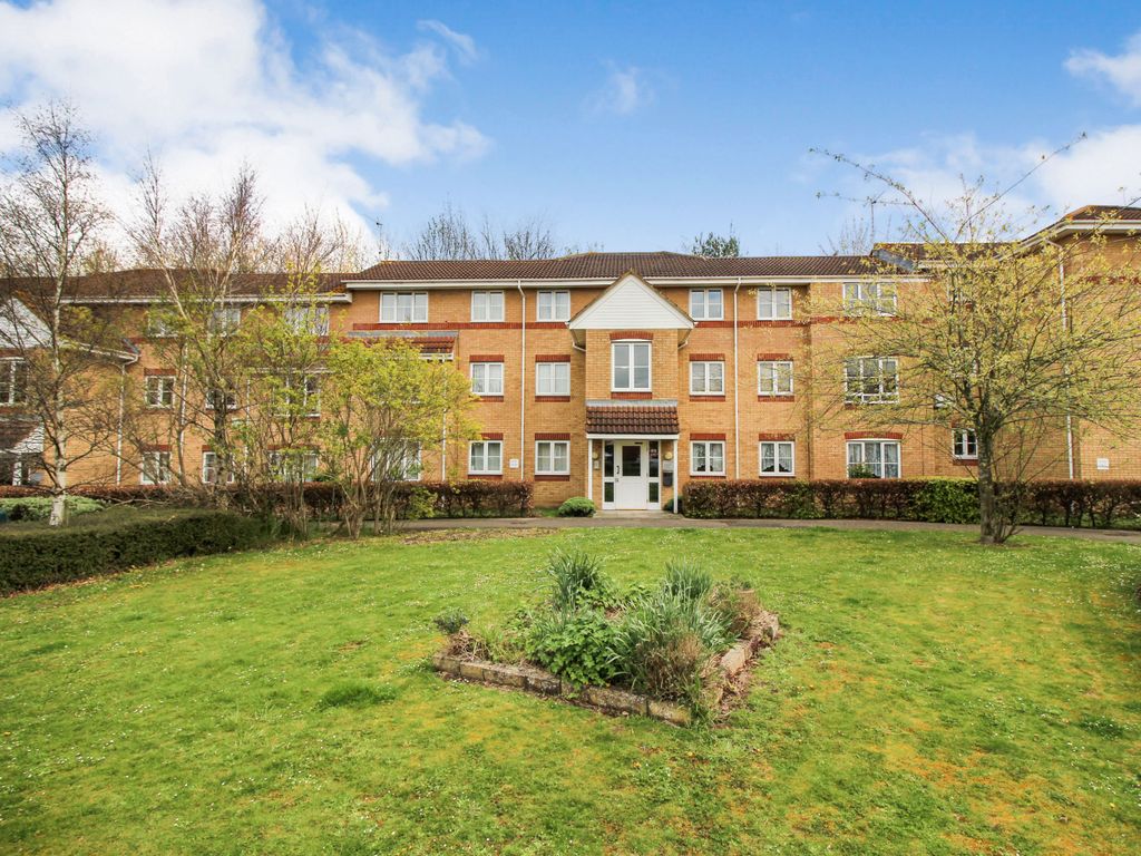 2 bed flat to rent in Winton Road, Stratton St. Margaret, Swindon SN3