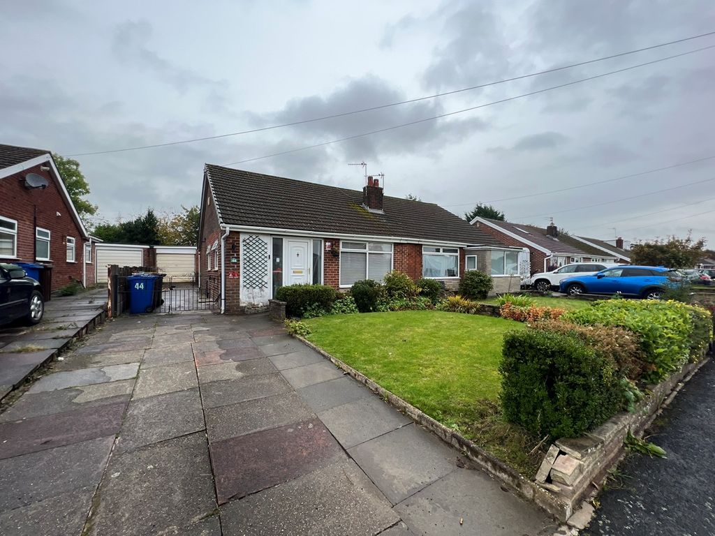 2 bed bungalow for sale in Salisbury Road, Radcliffe, Manchester M26