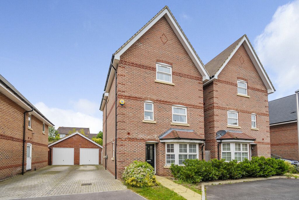 4 bed detached house for sale in Firethorn, Shinfield, Reading