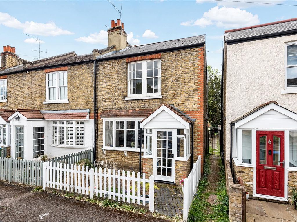 2 bed end terrace house for sale in Kings Road, Long Ditton, Surbiton