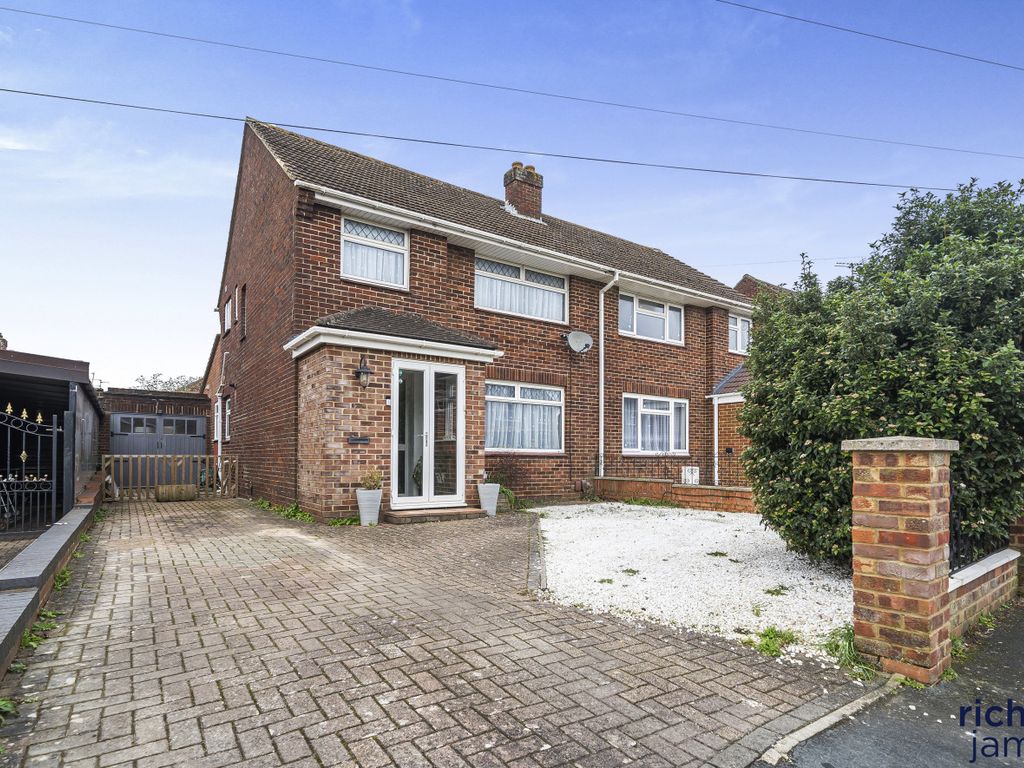 3 bed semidetached house for sale in Dockle Way, Swindon, Wiltshire