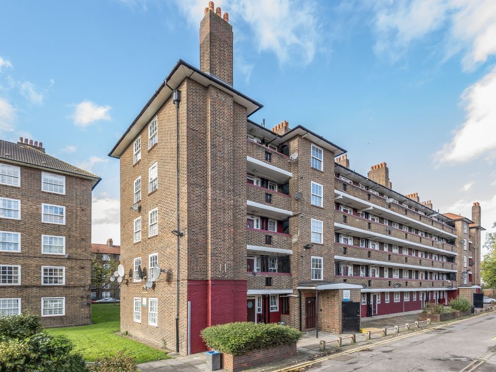 Green Hundred Road, London SE15