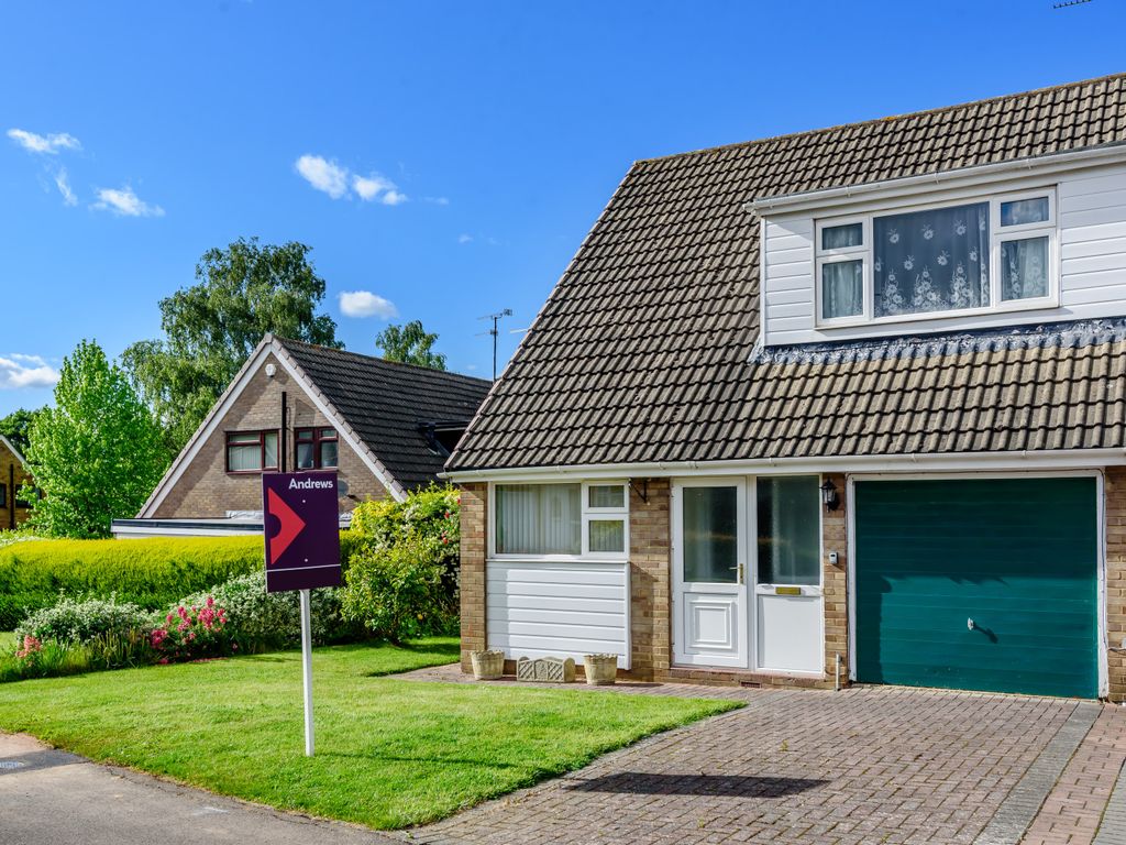 3 bed semidetached house for sale in Bafford Approach, Charlton Kings