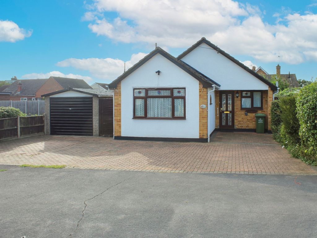 2 bed bungalow for sale in Swan Lane, Wickford SS11, £400,000 Zoopla